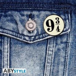 ABYstyle HARRY POTTER - Voie 9 3/4 - Pin's -Homme & Co Soldes Boutique FIGABYPIN004 3