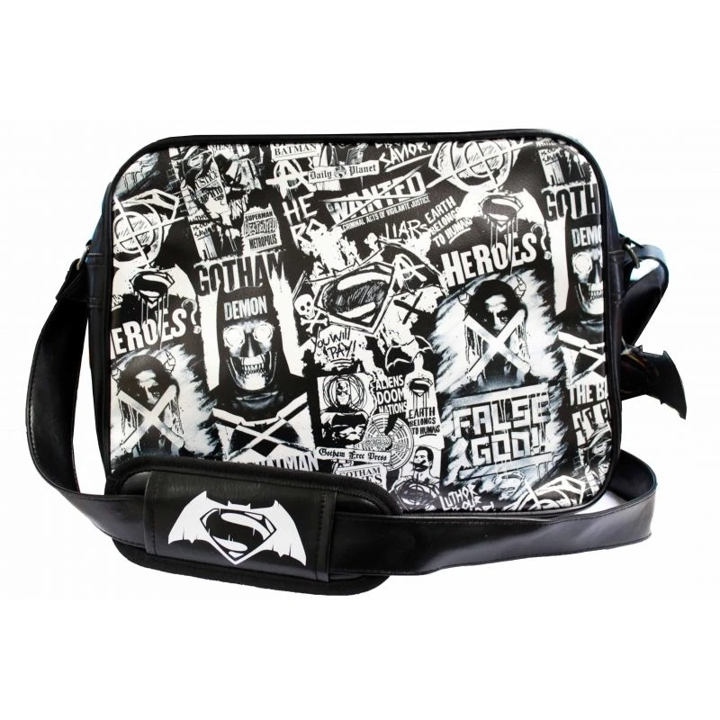 BATMAN Vs SUPERMAN - Messenger Bag Black And White 3 BATMAN Vs SUPERMAN - Messenger Bag Black And White – Image 3